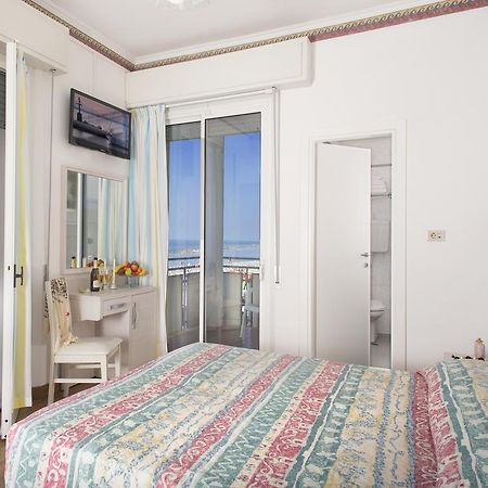 Hotel Titanus Белларія-Іджеа-Марина Екстер'єр фото