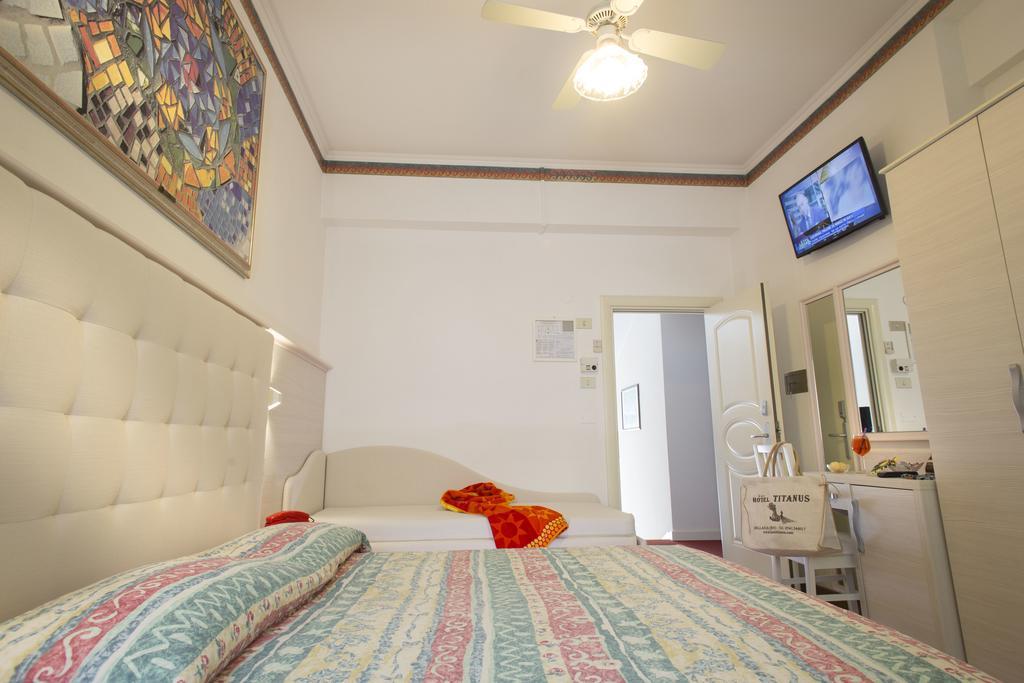 Hotel Titanus Белларія-Іджеа-Марина Екстер'єр фото