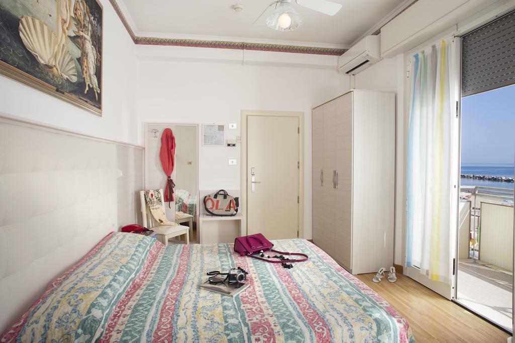 Hotel Titanus Белларія-Іджеа-Марина Екстер'єр фото