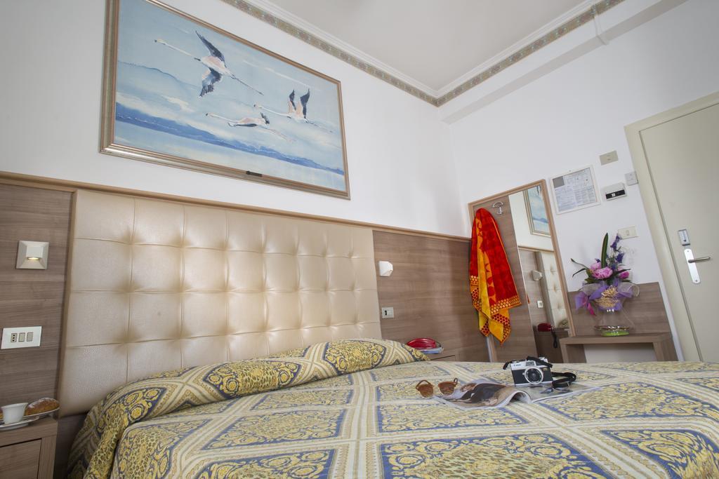 Hotel Titanus Белларія-Іджеа-Марина Екстер'єр фото